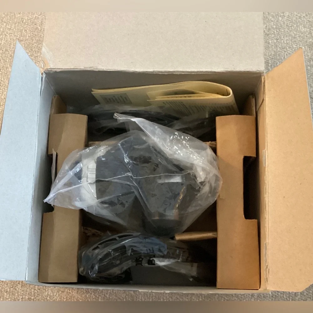 Minolta Dimage S304 digital camera open box